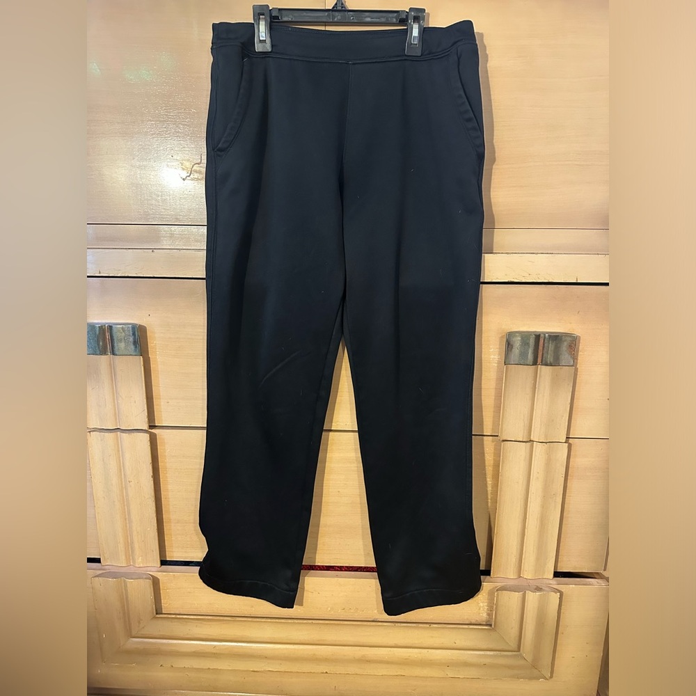 Black Joggers with Tailored Cuff and Sleek Design